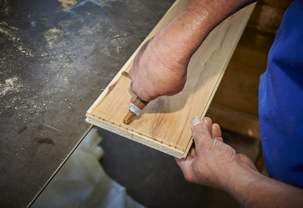 Hand inspection floor plank