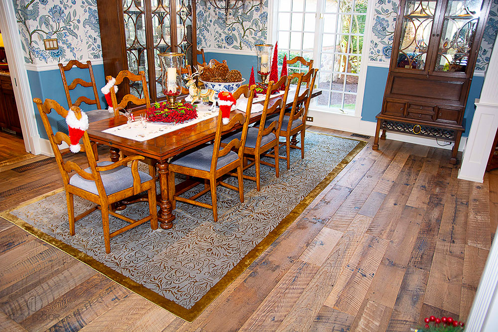 Barn wood flooring in a dining room